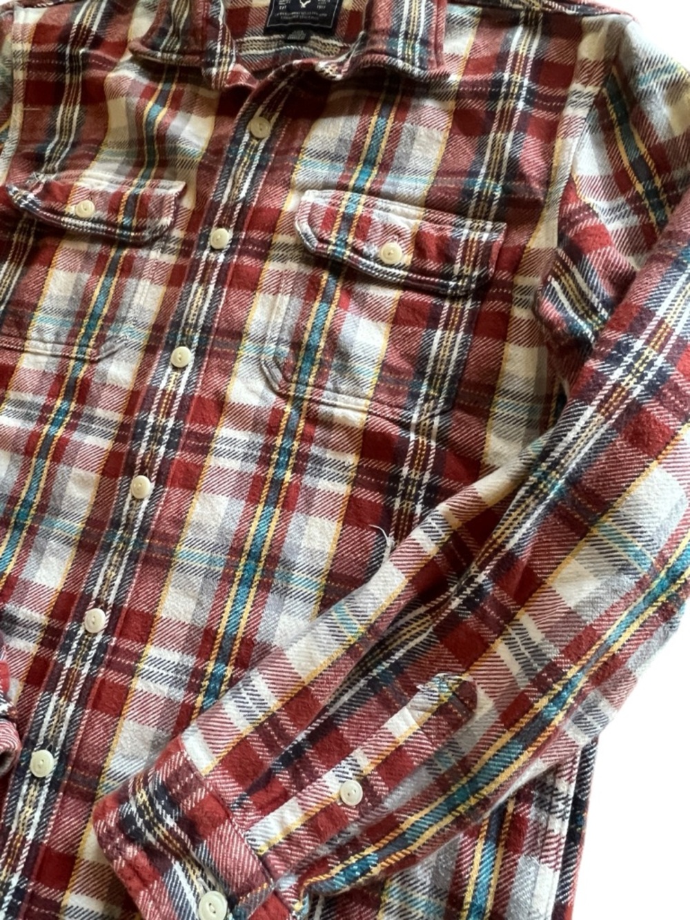 American Eagle Plaid Flannel Shirt Men’s Medium Red Cream Button Front Cotton - Picture 4 of 8